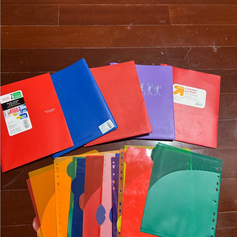 Varieties of plastic folders and plastic dividers